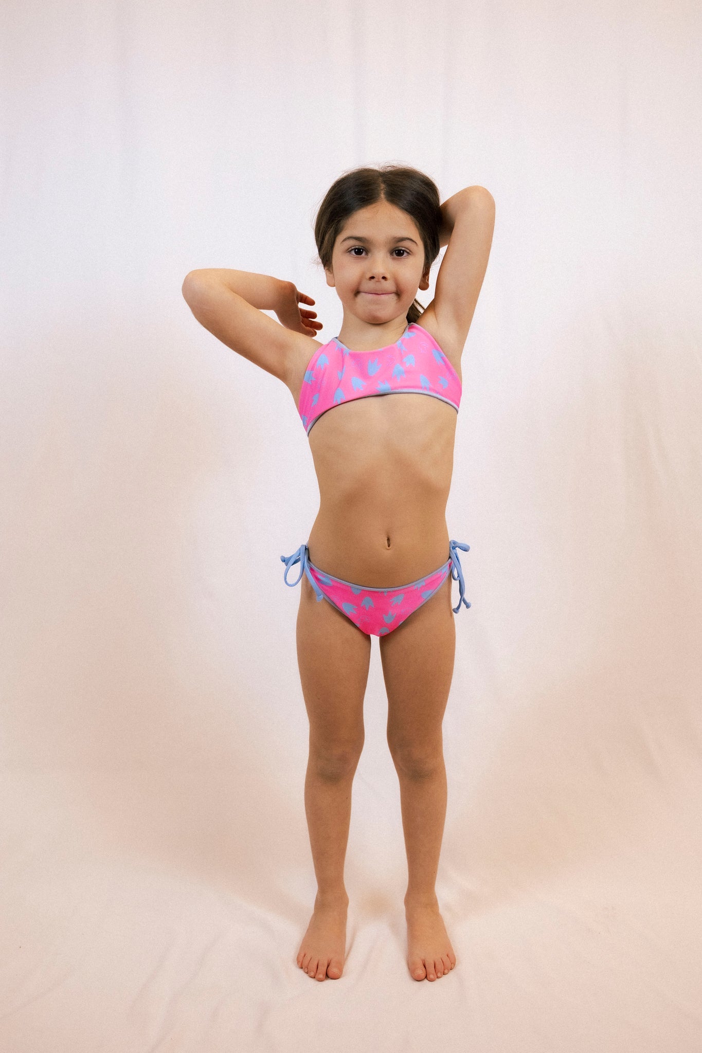 BIKINI GIRL'S PAW